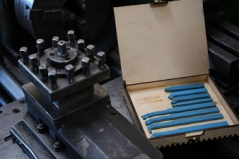 Dřevěný box na soustružnické nože 1212 - prázdný