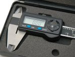 POSUVNÉ MĚŘIDLO 150 MM,ELEKTRONICKÉ VODĚODOLNÉ IP54 - DARMET (131-320A)
